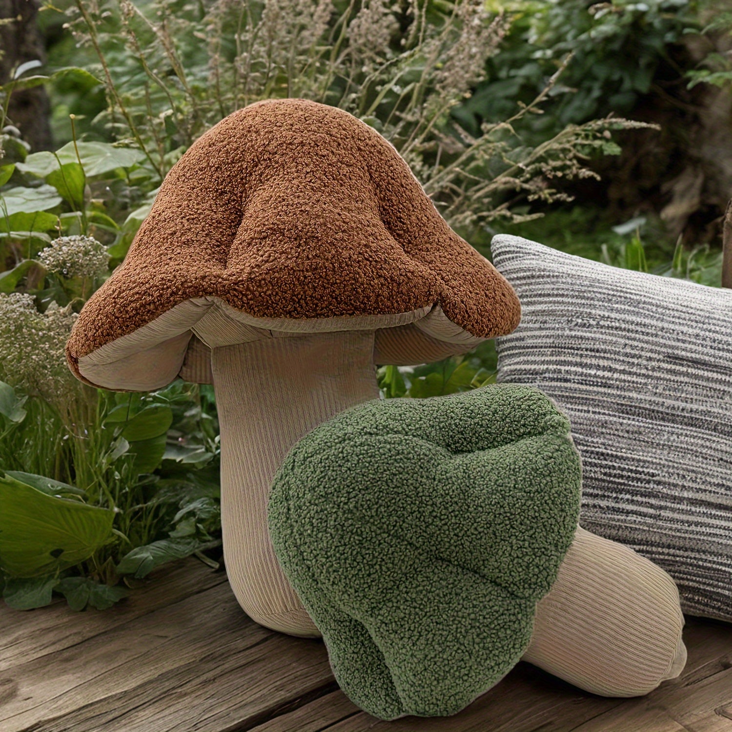 3D Mushroom Accent Pillow - Plush Teddy Fleece with Sculpted Contour for Indoor & Outdoor