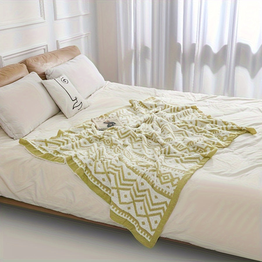 1pc Luxury Ultra-Soft Throw Blanket with Contemporary Geometric Jacquard Weave - Heavyweight 400-450gsm Bedspread Suitable for Sofa, Bed, Camping & Travel - All-Season Bed Cover in Golden (30s Thread Count)