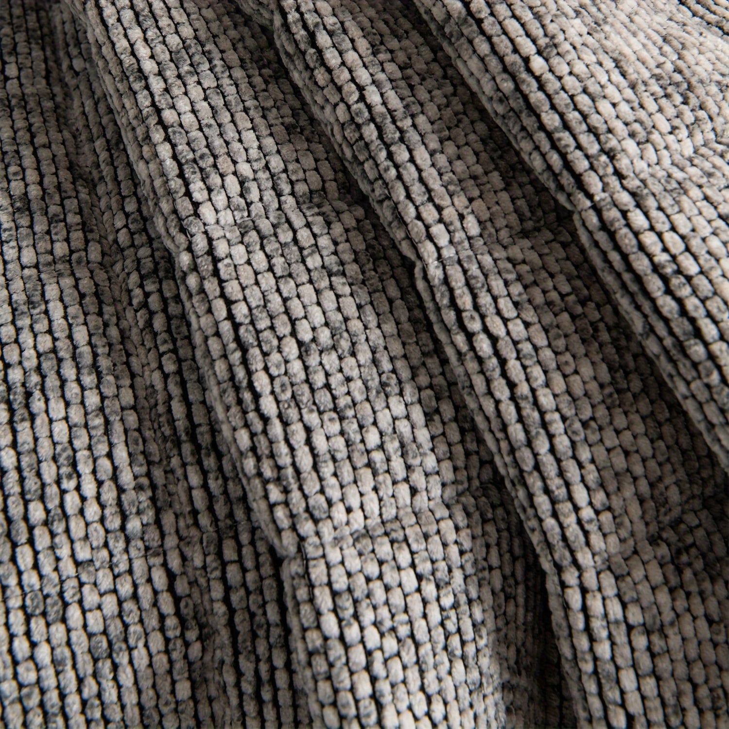 1pc Retro Plaid Thick Chenille Sofa Cushion, Multi-color Optional, Non-slip, Wear-resistant, Skin-friendly And Breathable, to Create A Retro High-end Comfortable Corner for The Living Room