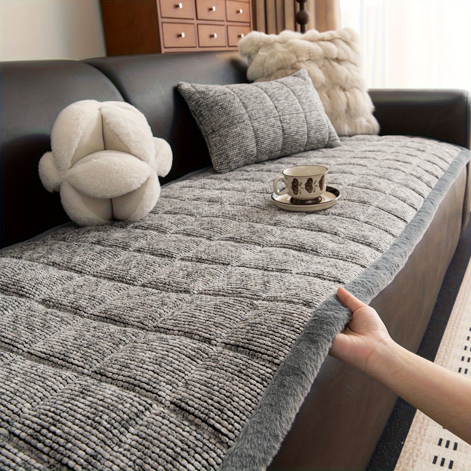 1pc Retro Plaid Thick Chenille Sofa Cushion, Multi-color Optional, Non-slip, Wear-resistant, Skin-friendly And Breathable, to Create A Retro High-end Comfortable Corner for The Living Room