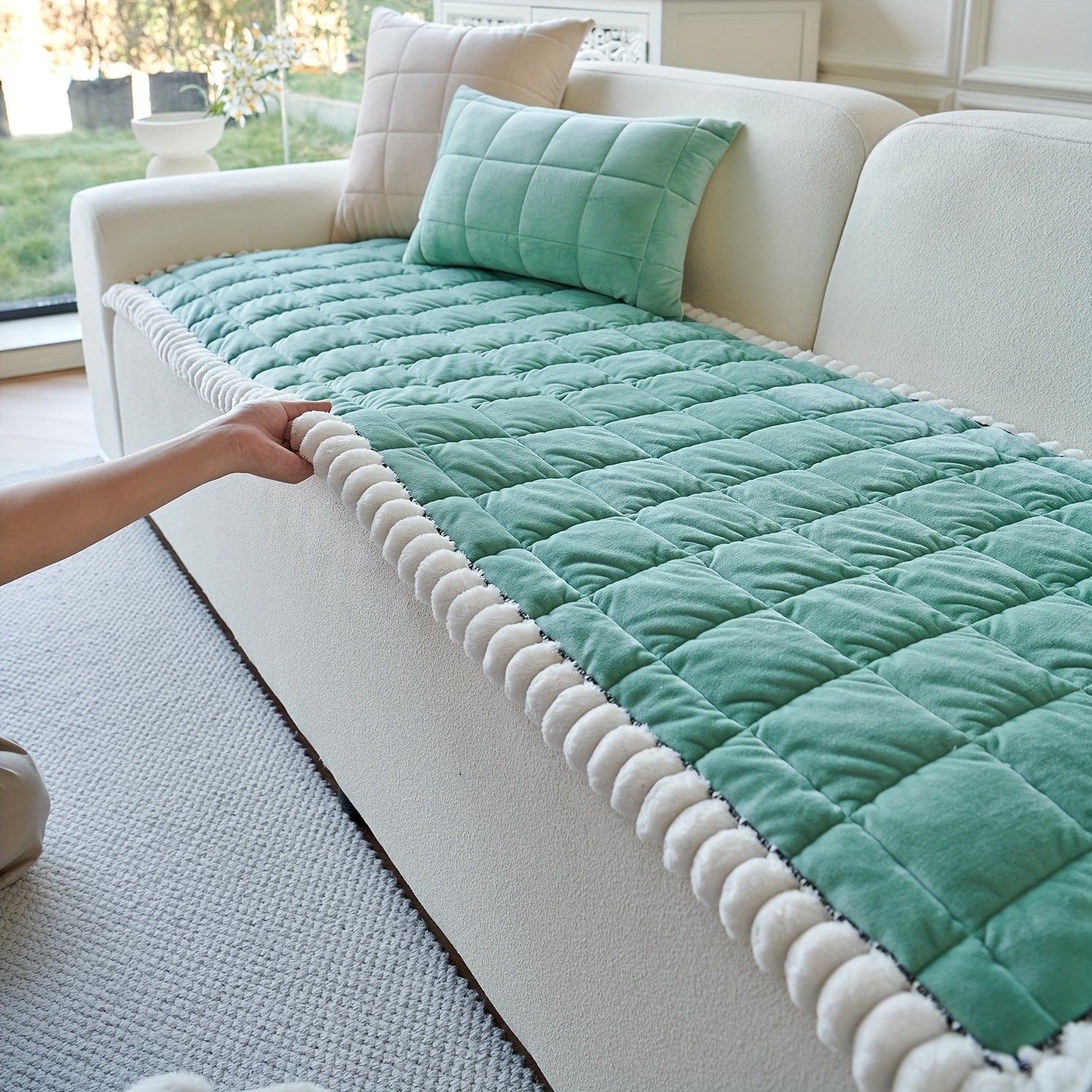 A Thick Diamond Quilted Sofa Cushion with White Plush Ball Decoration, Combining Practicality And Aesthetics, Quickly Enhances The Cozy Atmosphere of The Living Room, Suitable for Various Home Styles Such As Modern Minimalist And Nordic